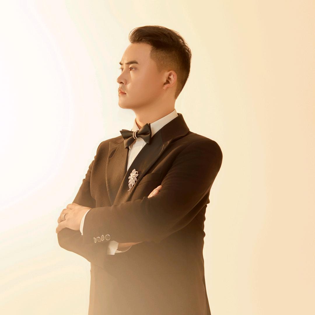 李伟民