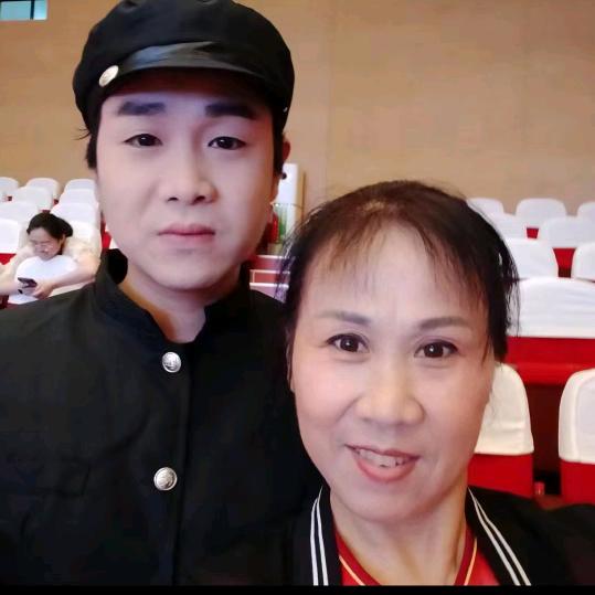 坚强玉姐，晚9点18直播