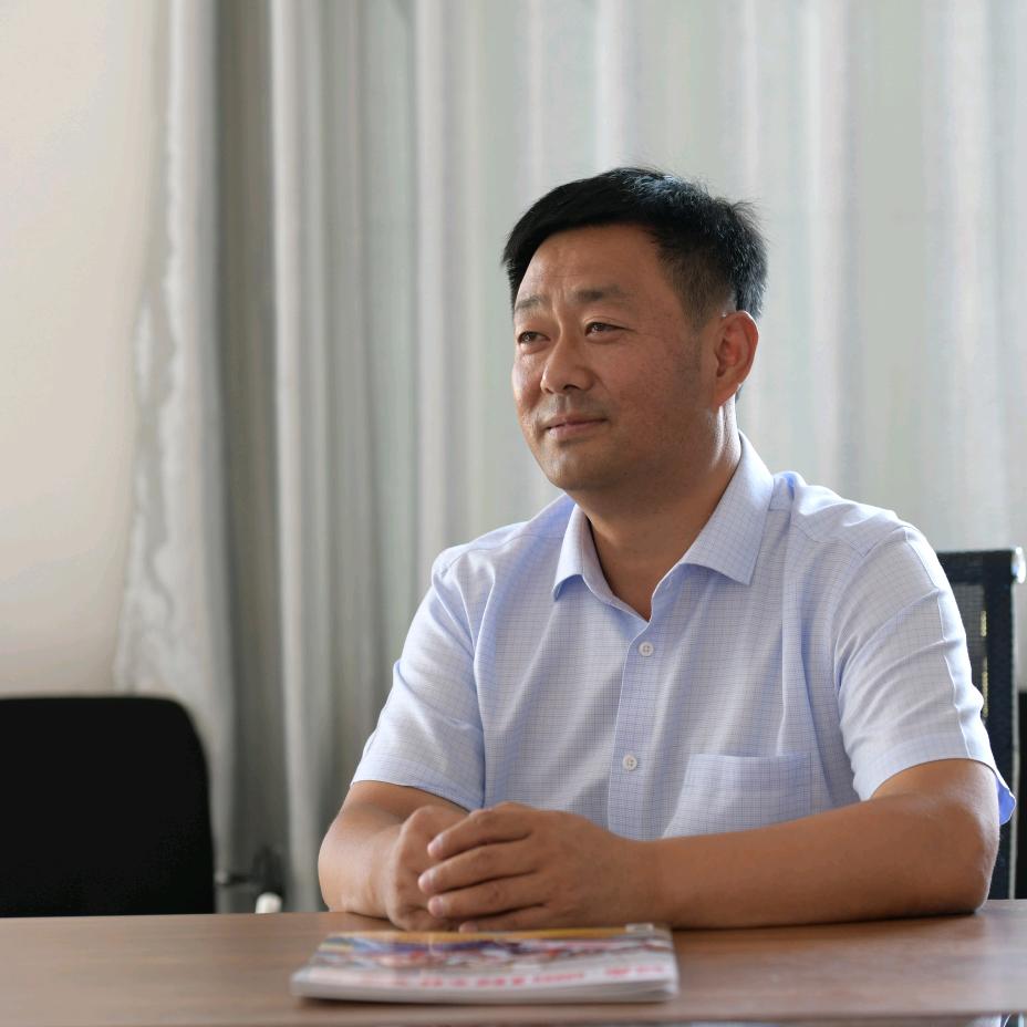 胡各庄村书记
