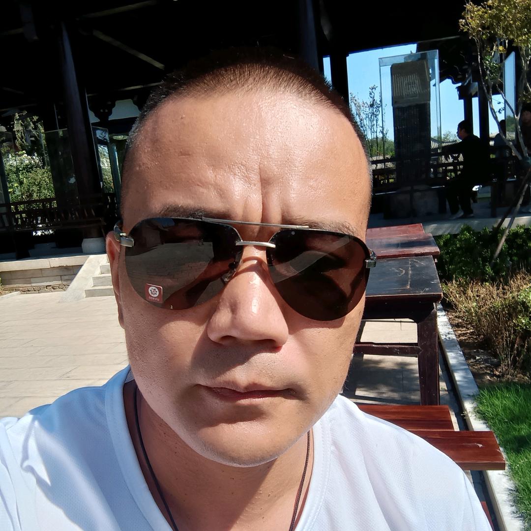 小帅哥