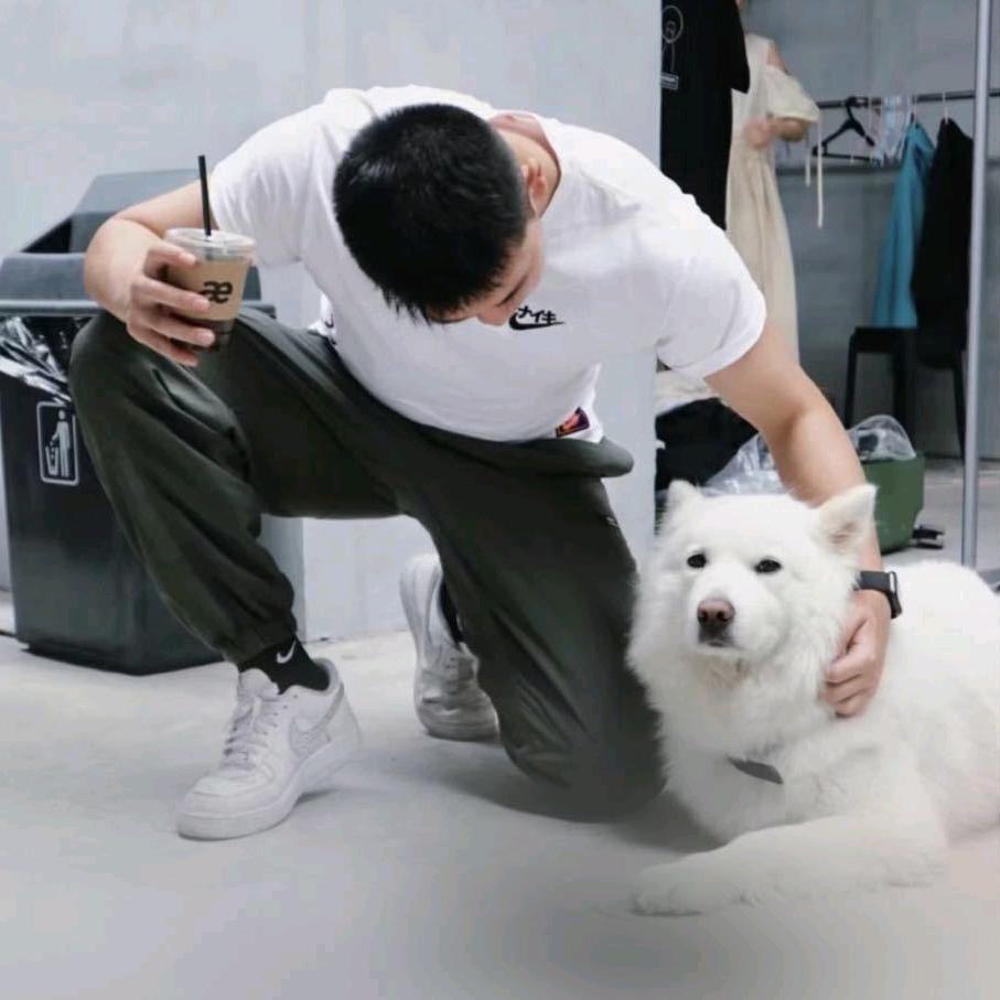 无名哥⛹️‍♂️