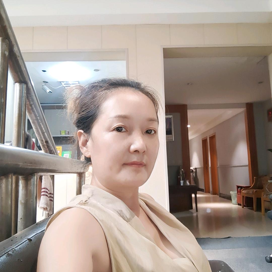 桦林商务酒店号。