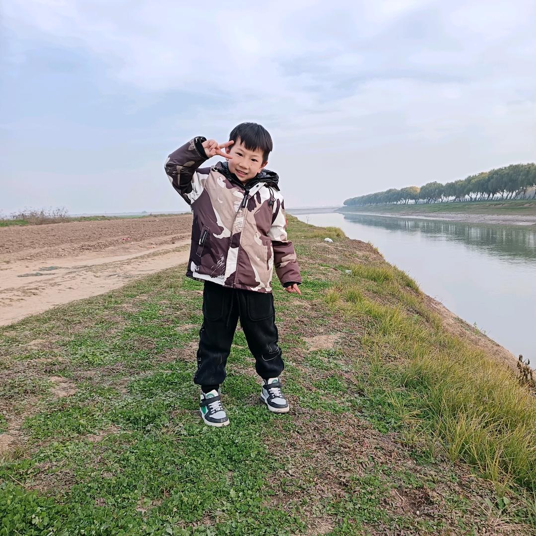 小张锁业瓯萨道兴店，开锁，换锁，指纹锁