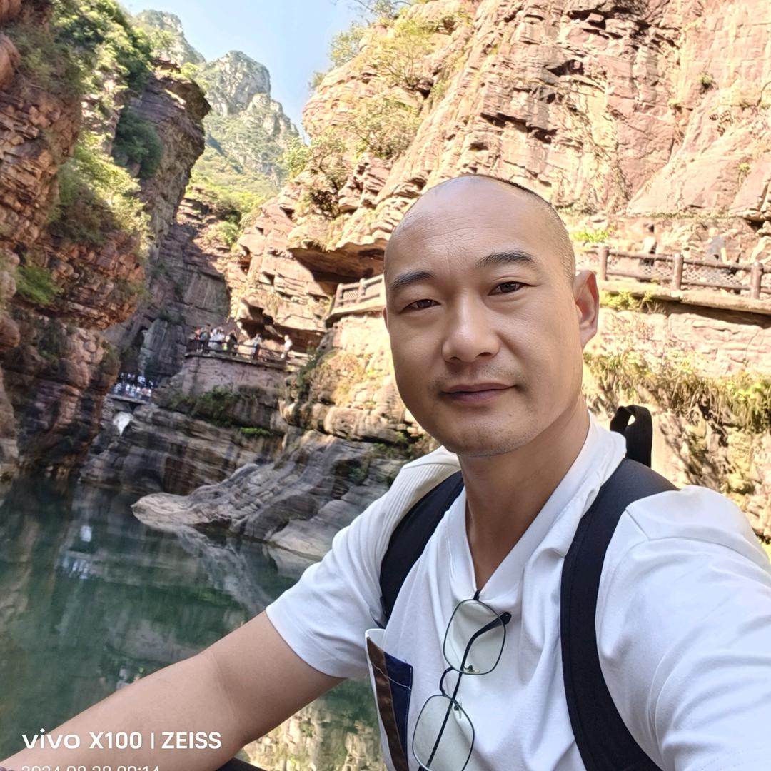 云战争装饰材料批发