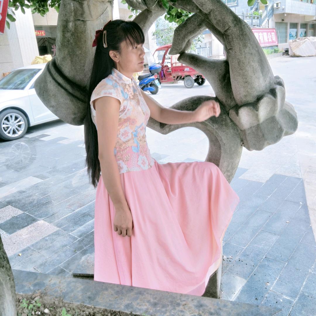 付琪瑶干工地的小姐姐