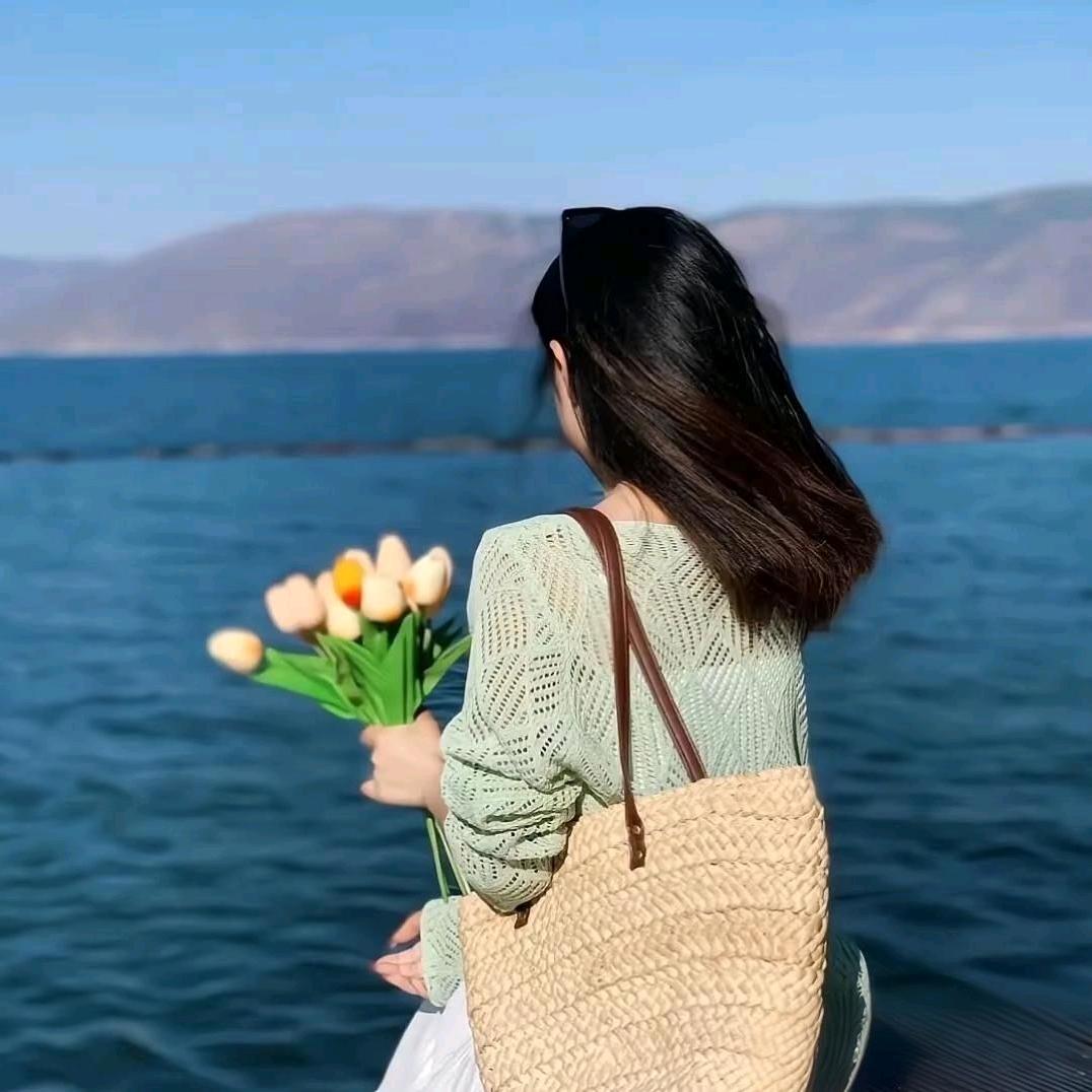风拂过麦浪