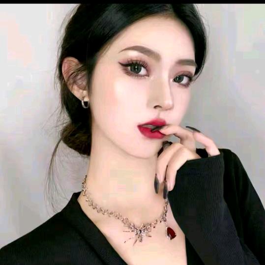 M 梅子 💕᭄