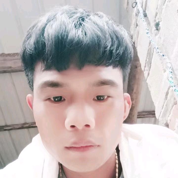花灯小哥小朋
