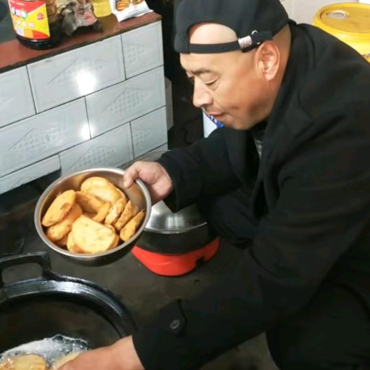 抖音AAA没事，找个乐