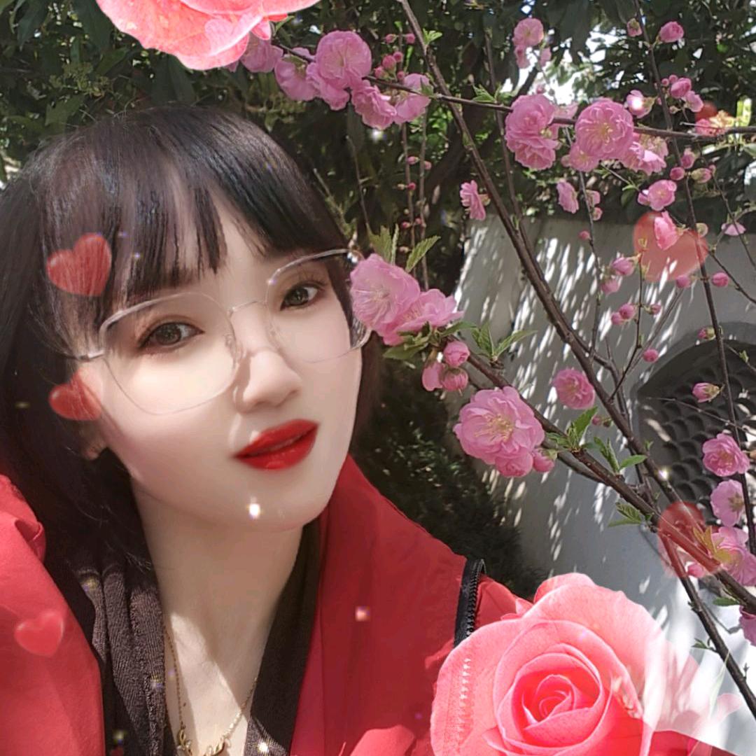 租赁高空车的小姐姐