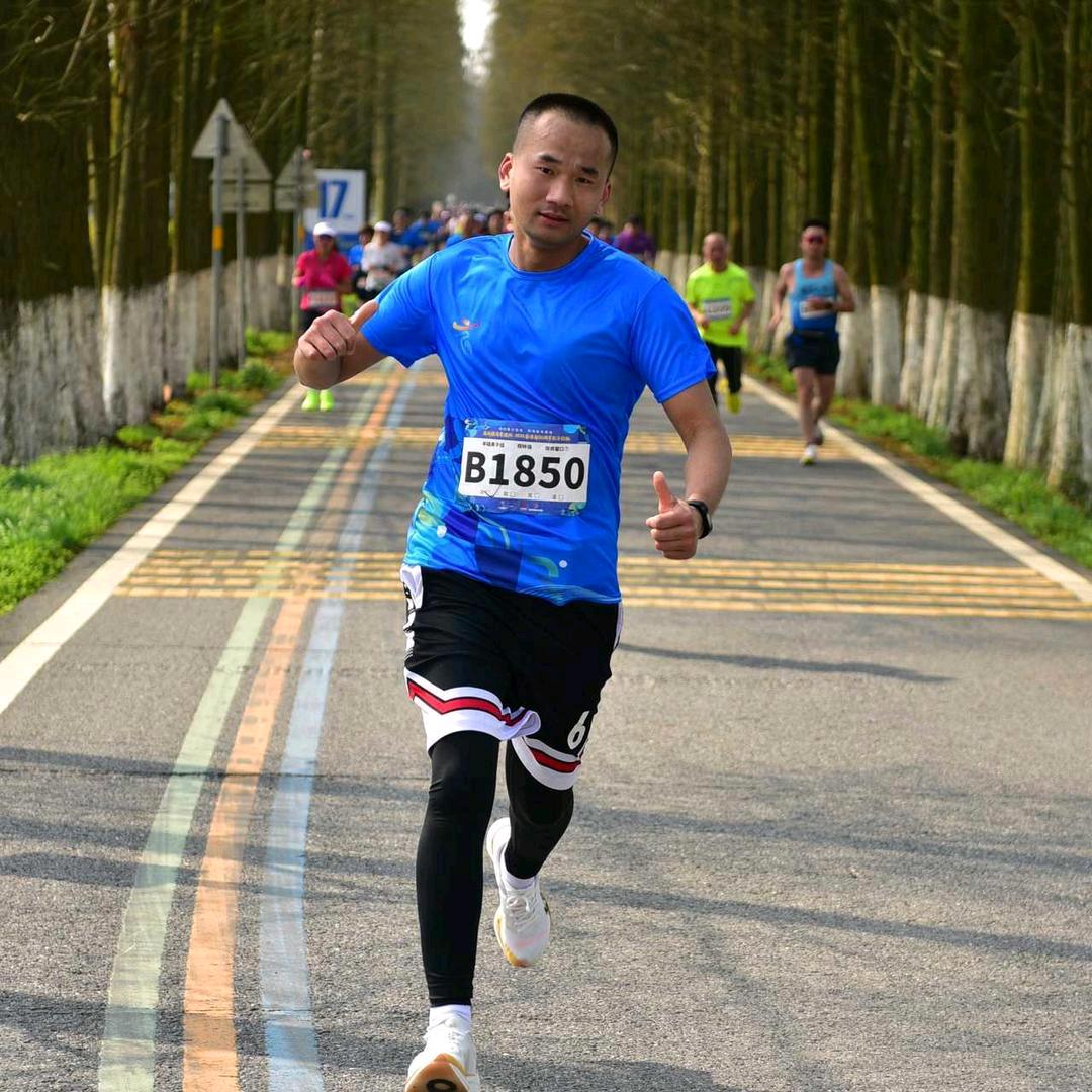 奔跑吧少年，（跑步好友关必回）