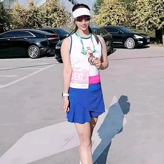 爱笑的飒蕾蕾