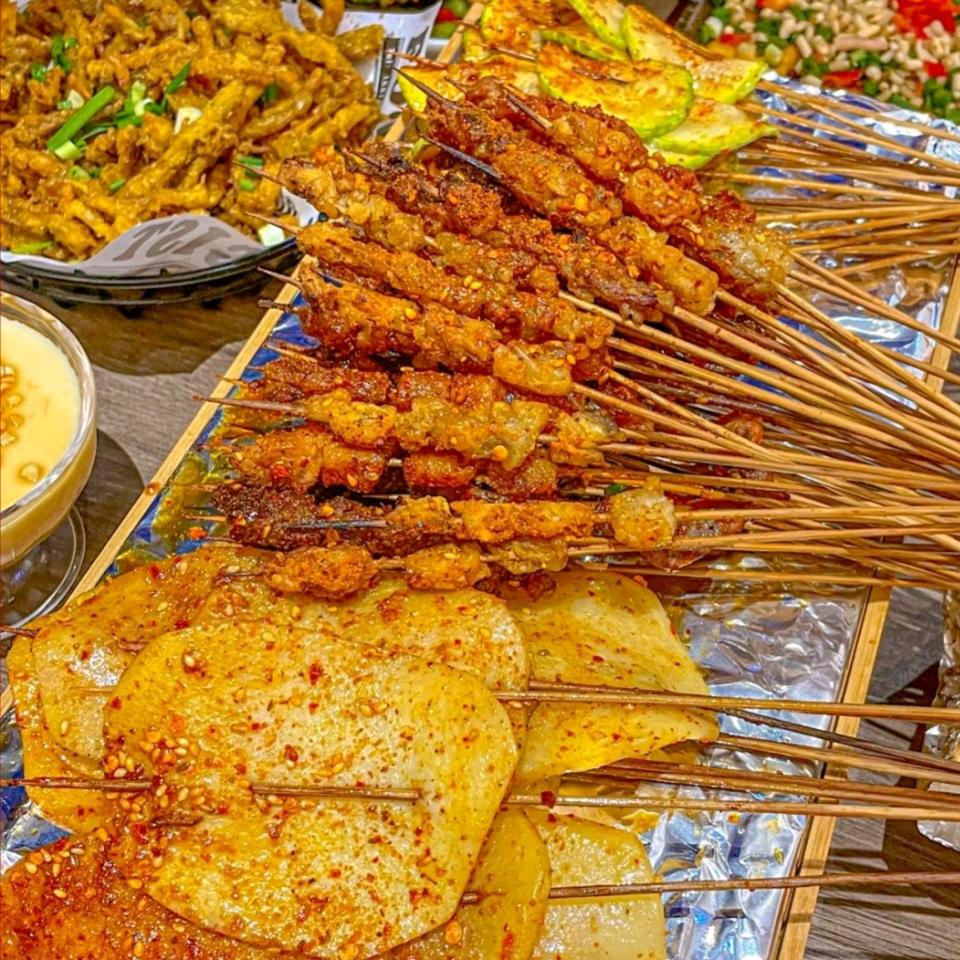 干烧烤的小强，089