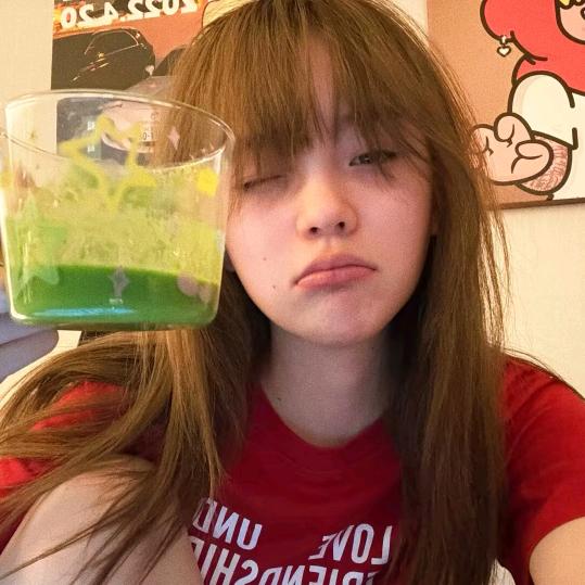 脾脾.