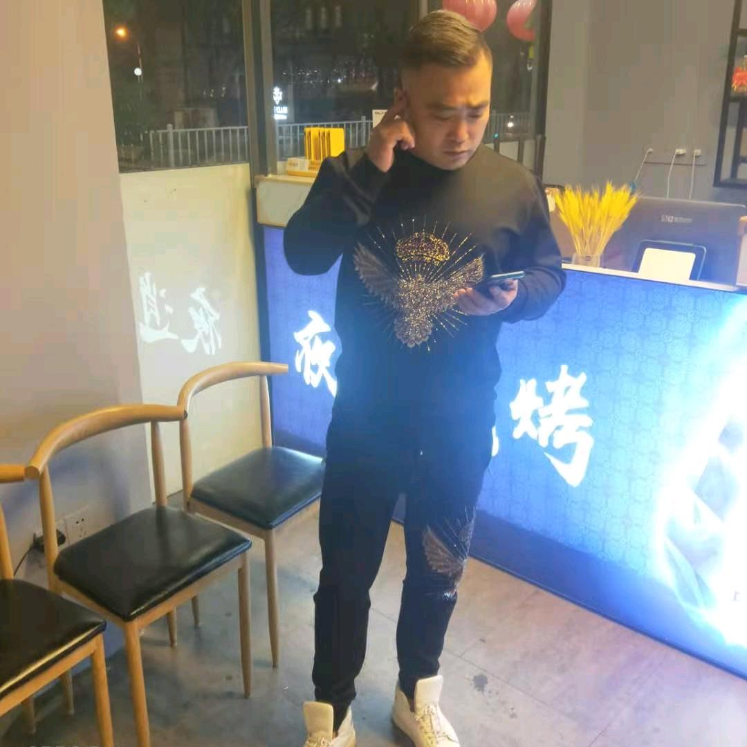 六合汽贸阿东