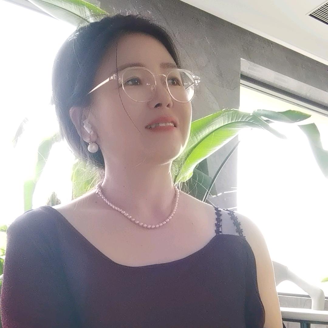 段吴霞知足常乐