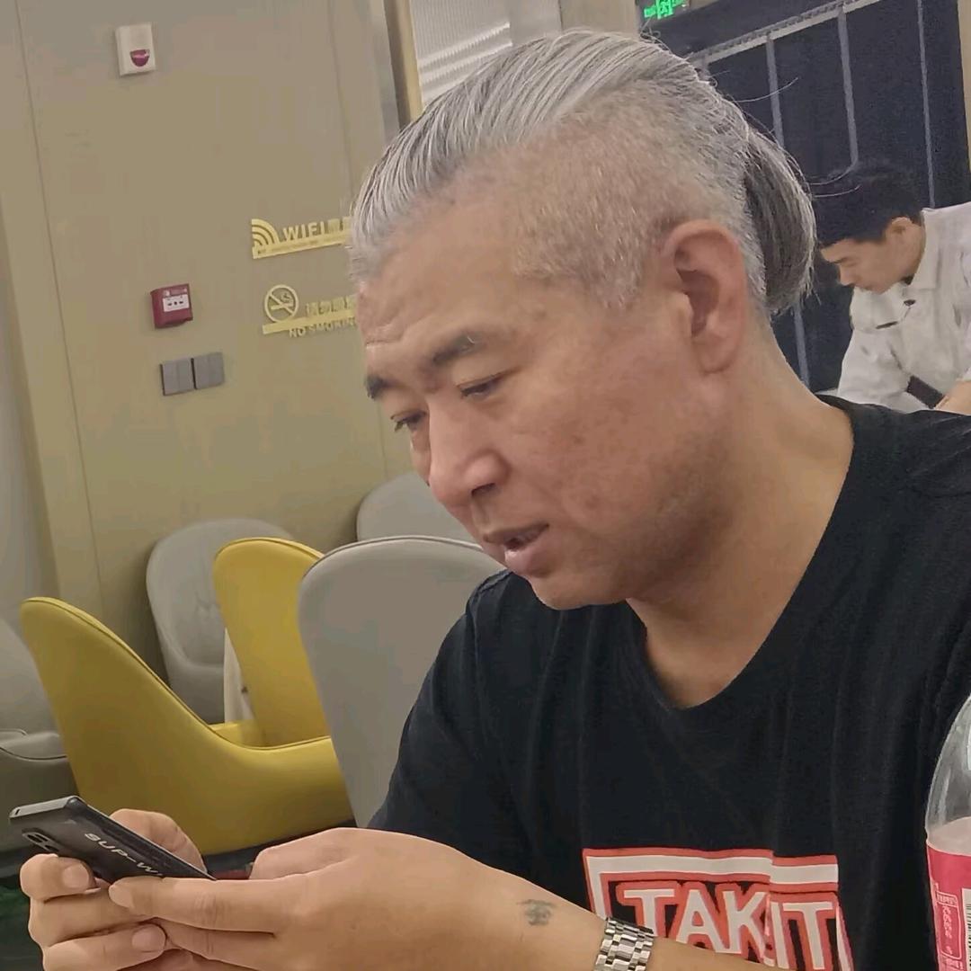 军哥