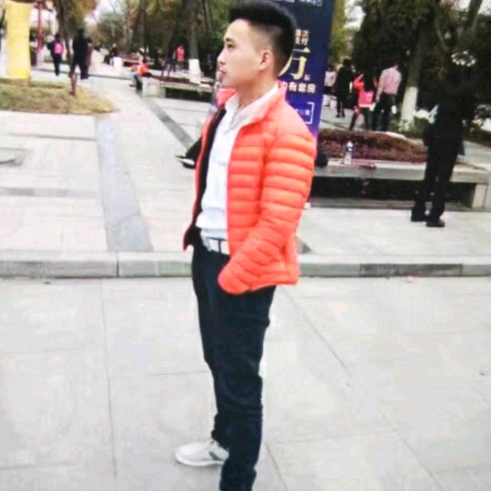 小木匠( っ'-')╮ =͟͟͞͞🏀