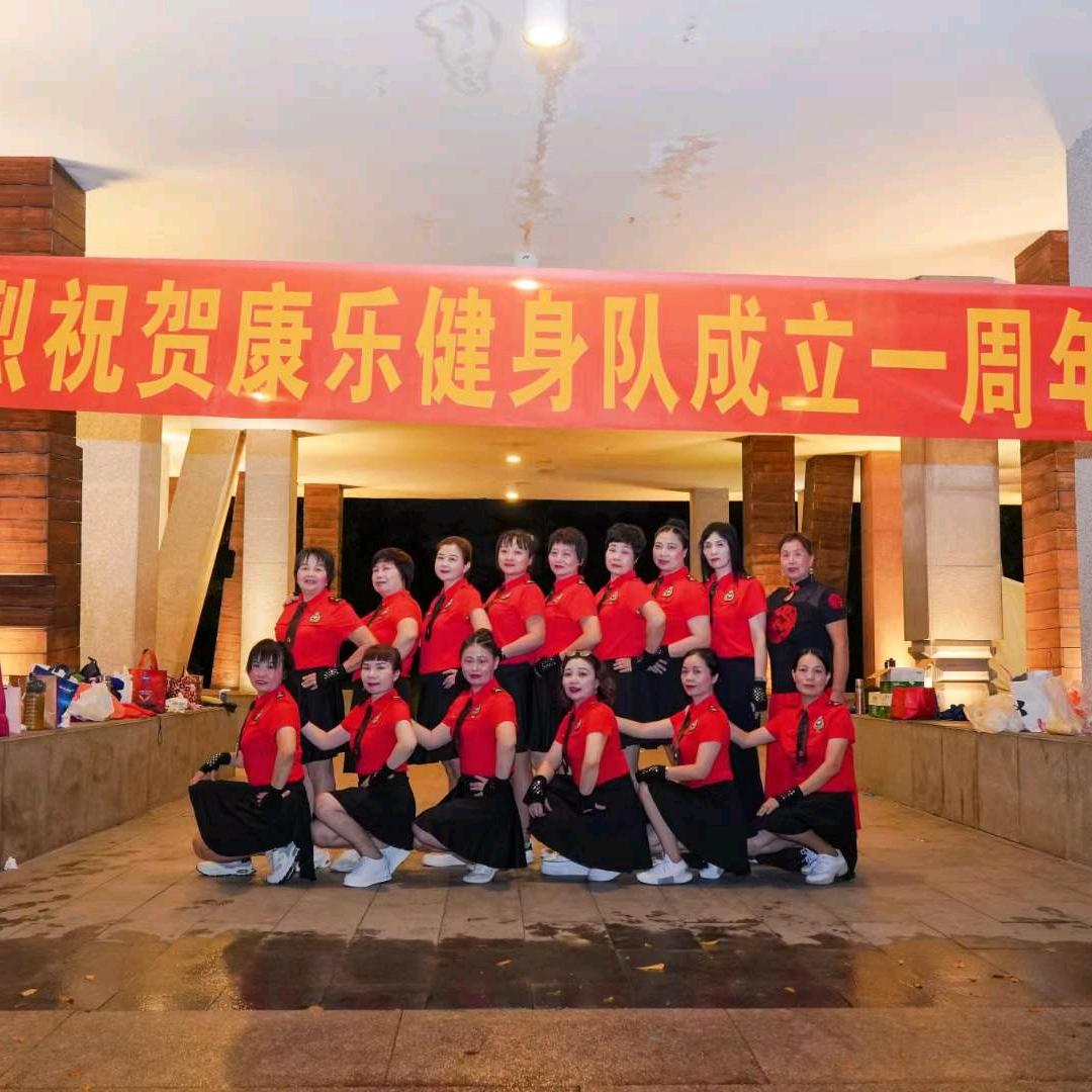 泉眼无声惜细流