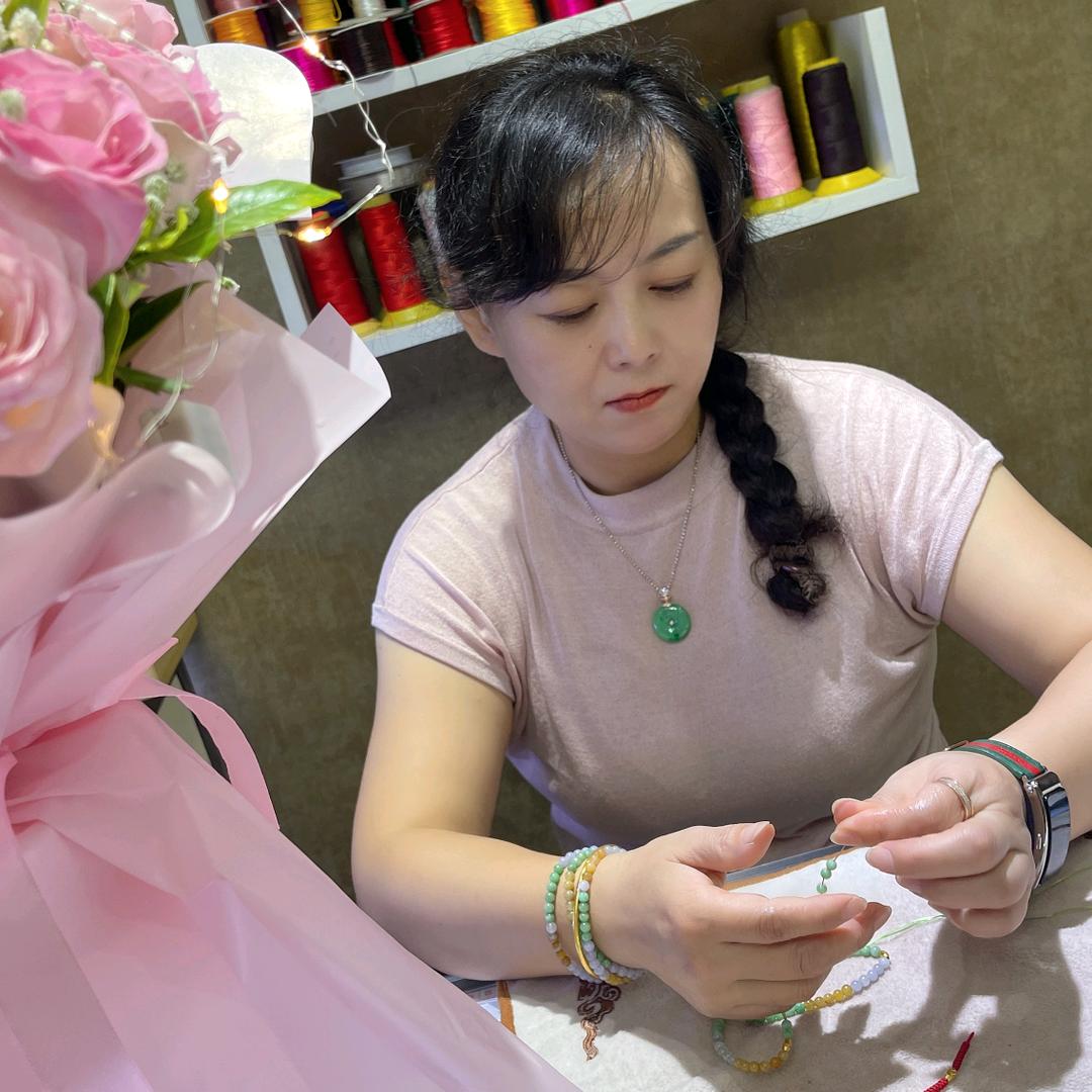 新乡翡翠珠宝燕子