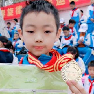 羽毛球刘宾教练