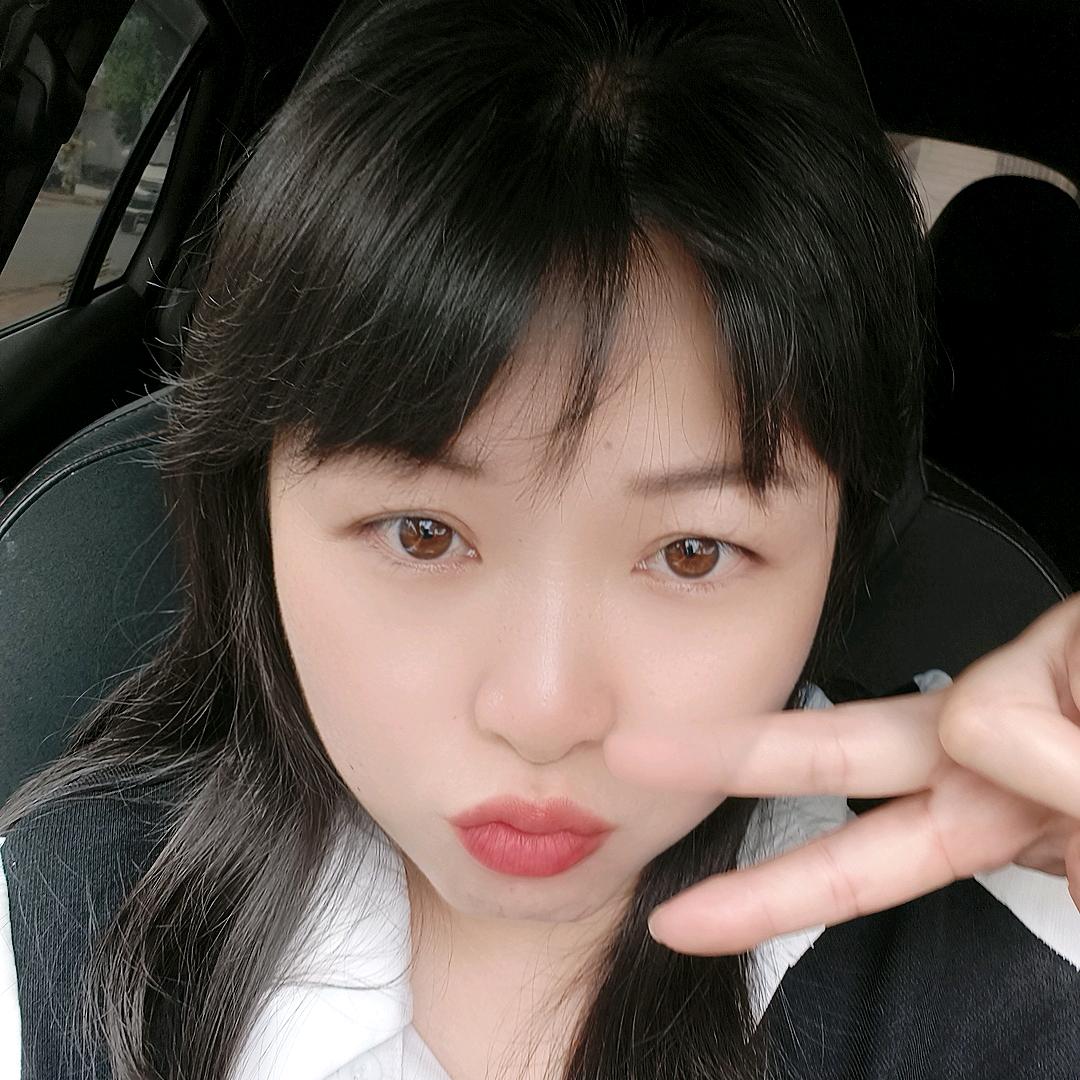 🌻爱笑的💞傻女人🌻