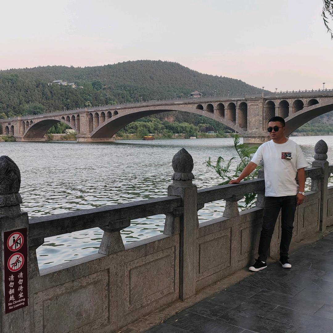 陕西蓝博鼎峰工程机械