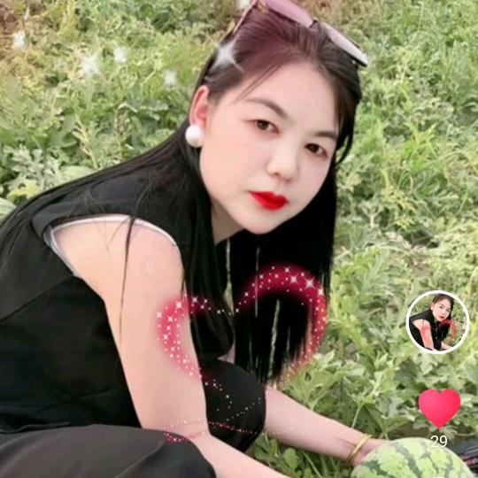 杨杨姐。