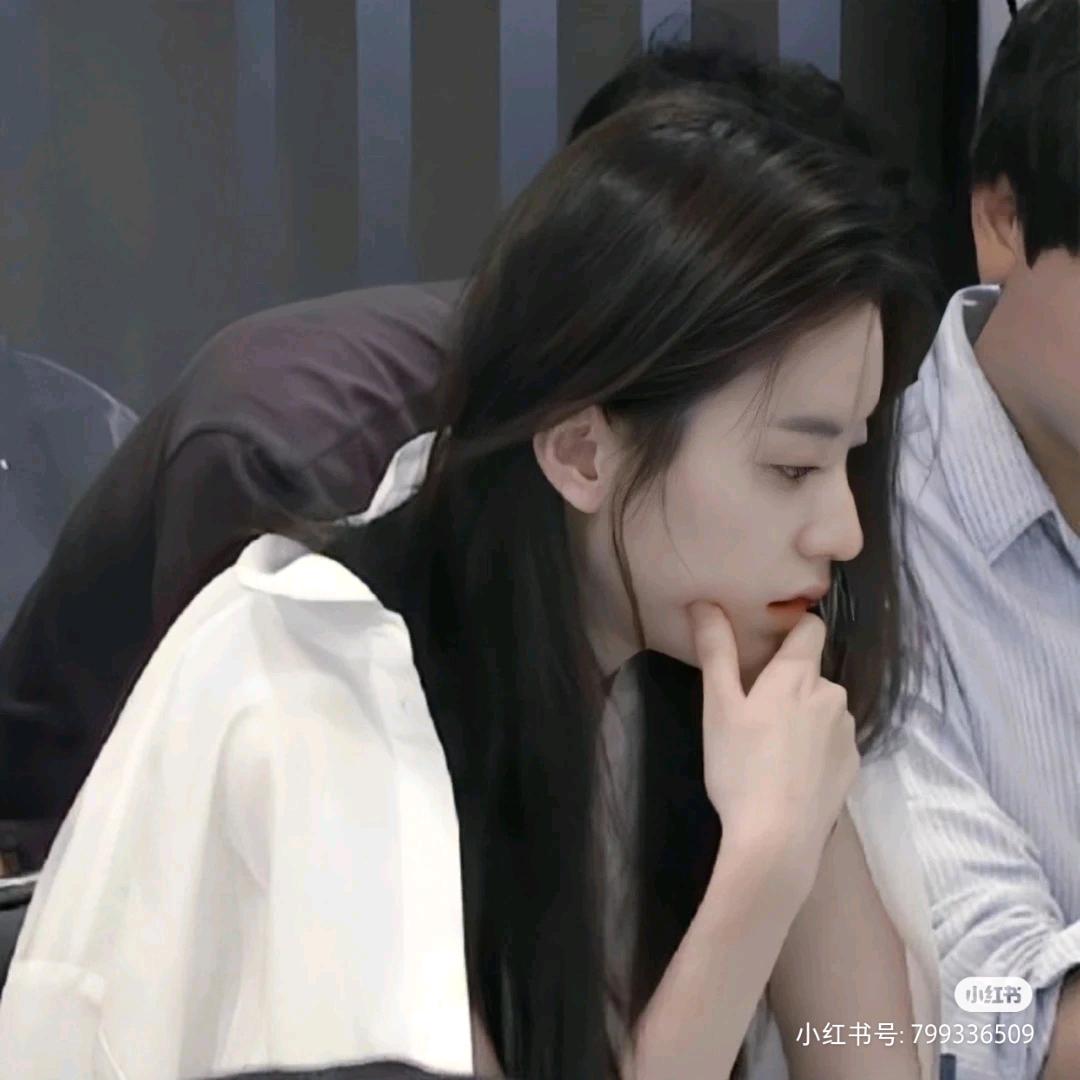 爱睡觉的果子霞