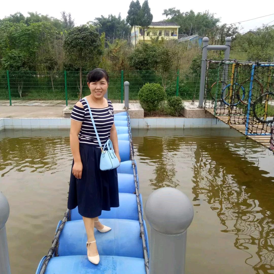 广安百年旺门窗名门水晶定制唐姐