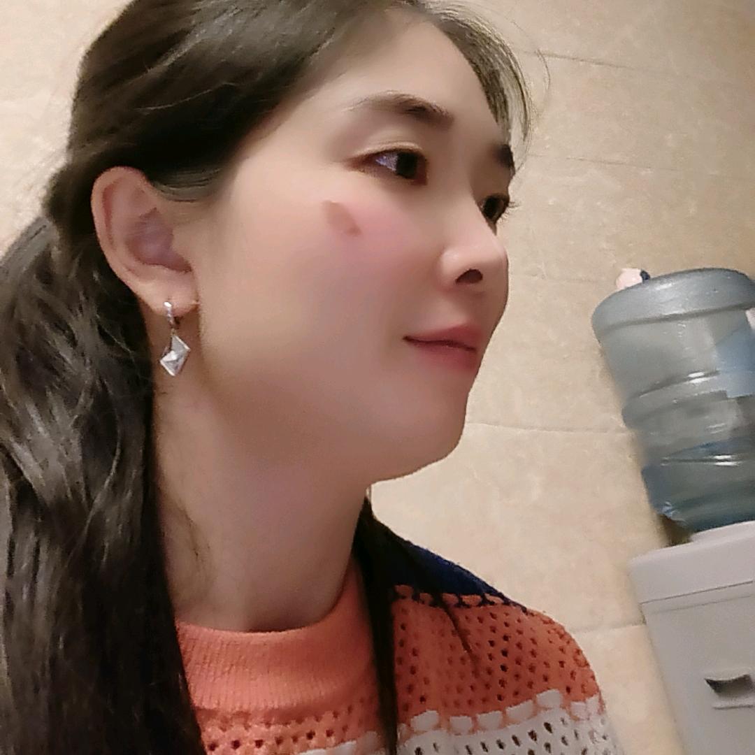 英子