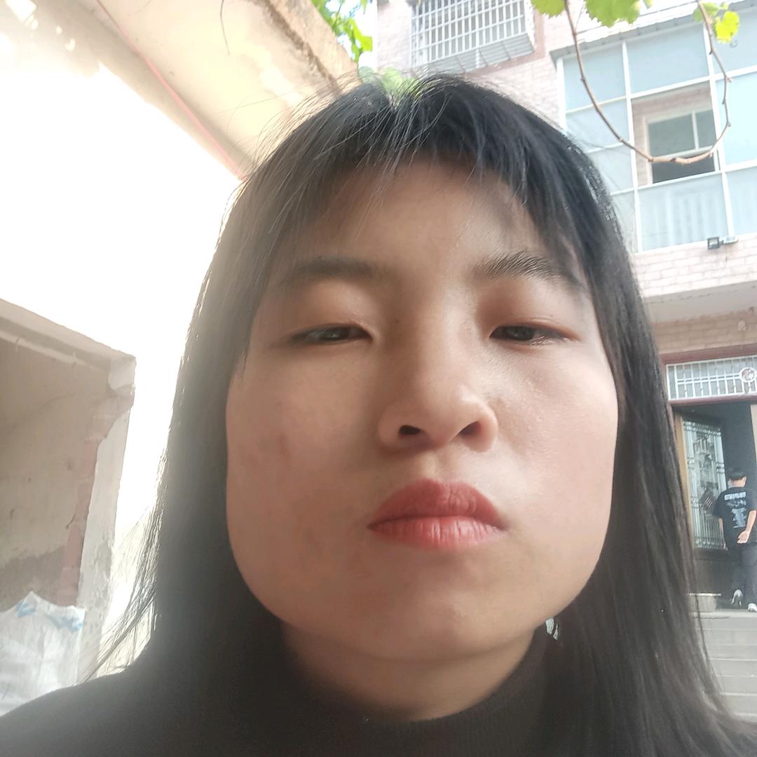 李佩，