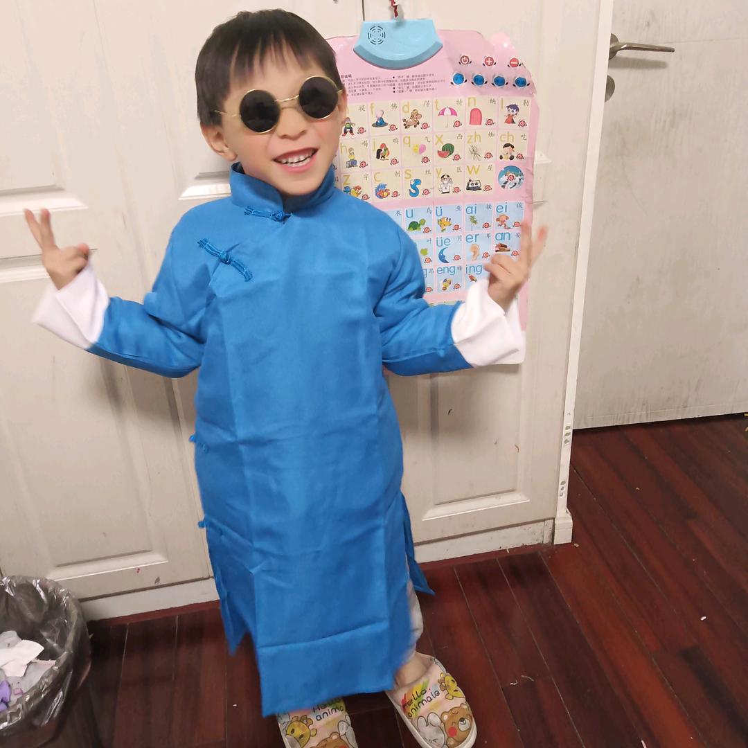 拖垃圾的大美女