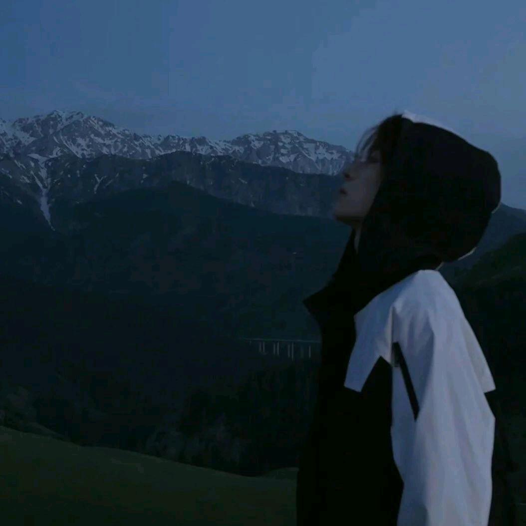 北澈.