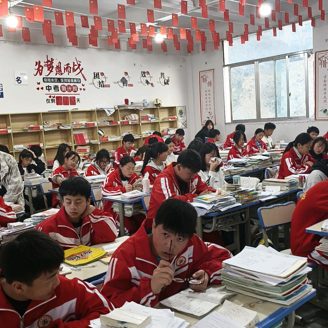 是小饶老师🧑‍🏫