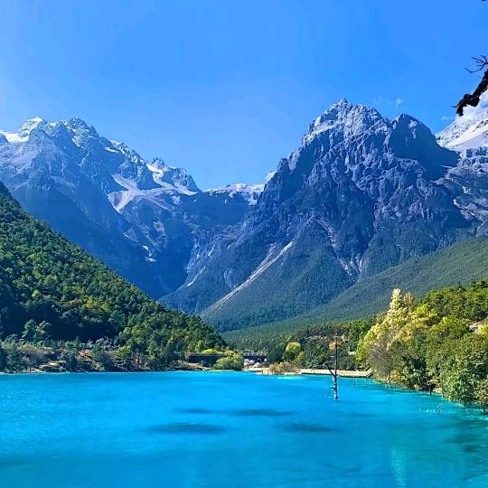 山里娃 中式门楼