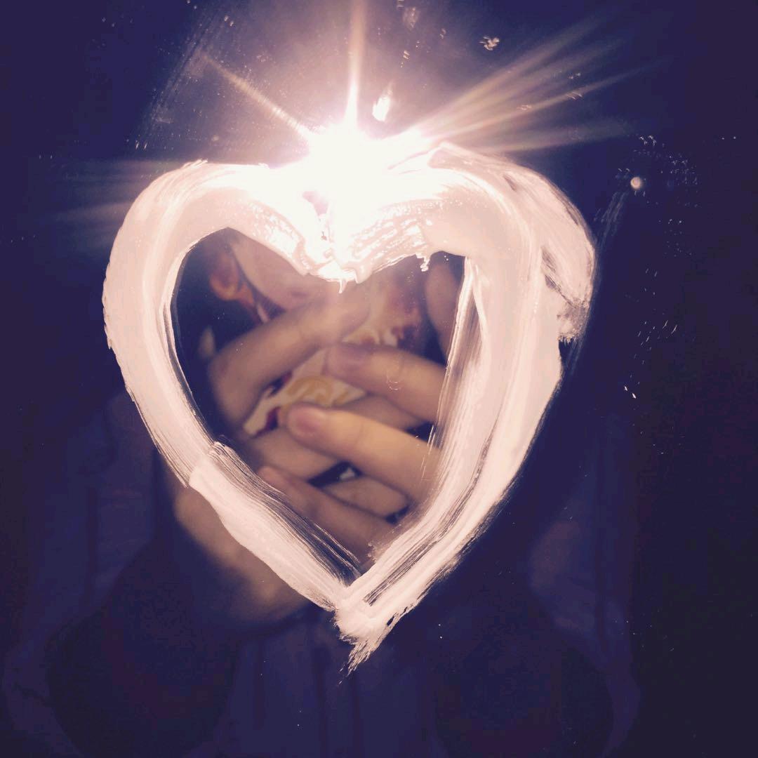 两袖清风，两兜空空