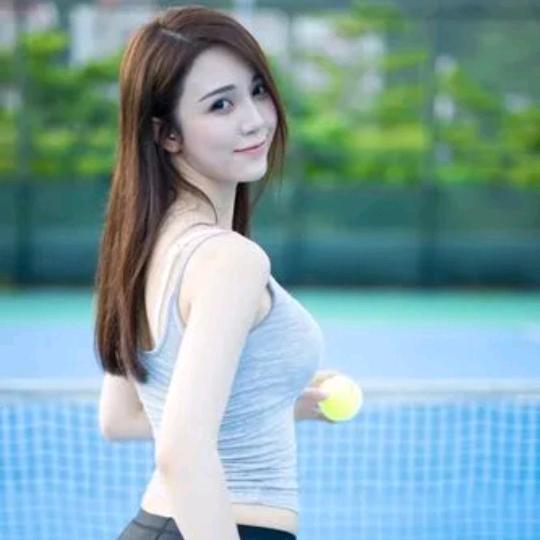 小飞鱼水中游🏊🏻‍♀️
