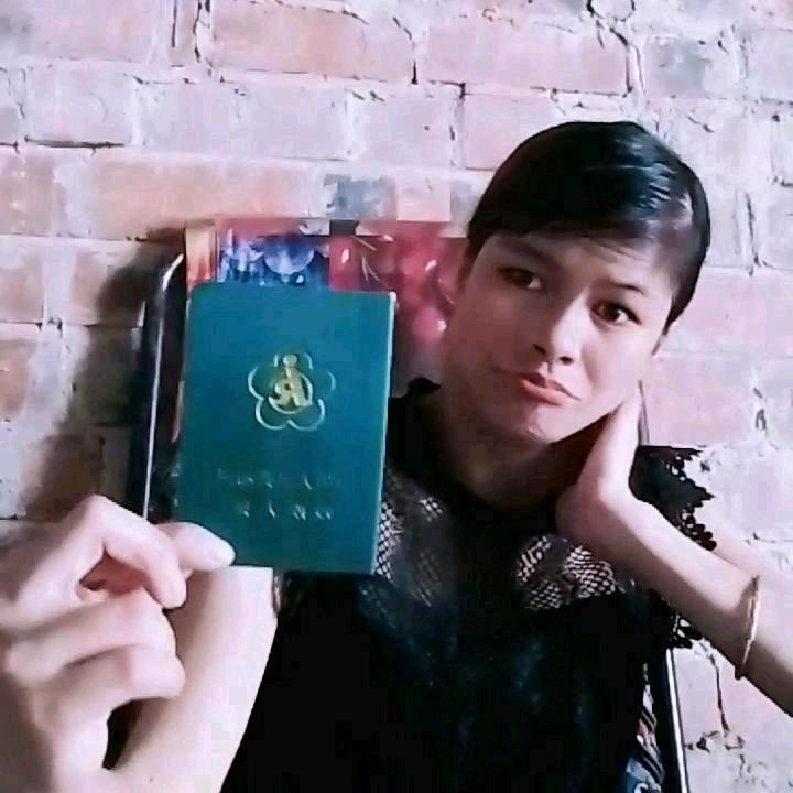 没人爱我残疾女人苦命的，说话不清楚，