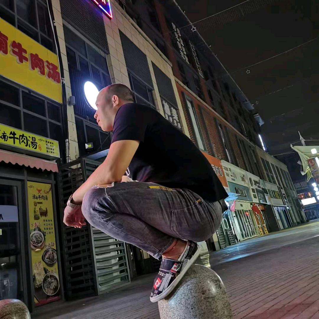 铁板鱿鱼哥