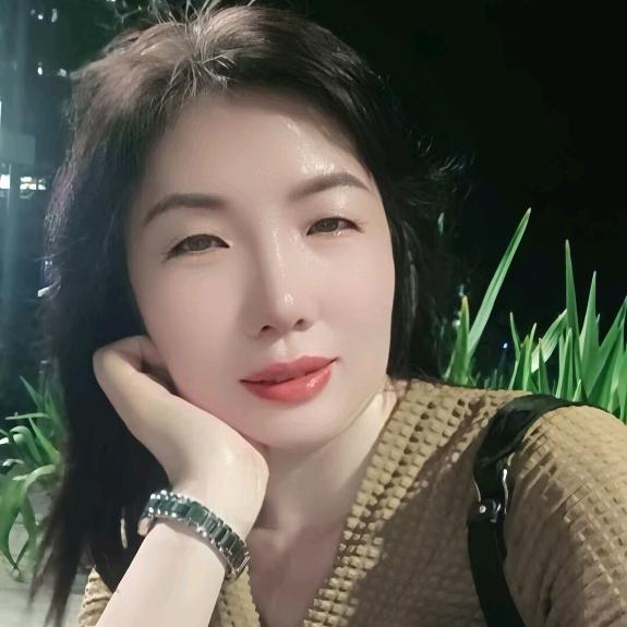 李静时尚穿搭