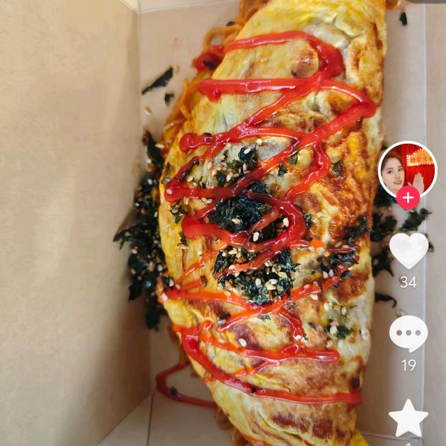 公主岭首家李姐芝士蛋包火鸡面。