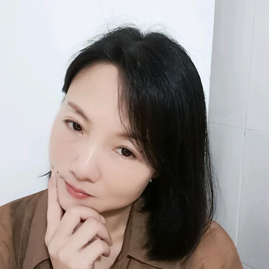 英子短发妹