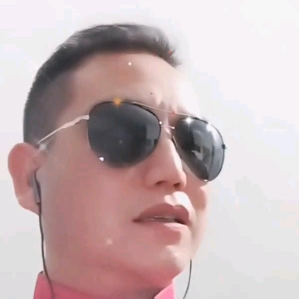 爱唱歌🎤滴二少！