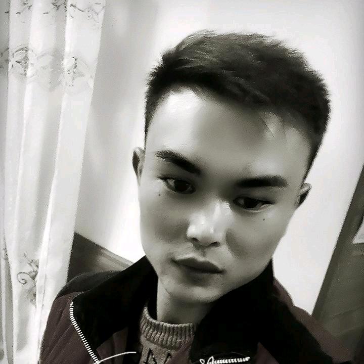 抚断琴弦忆旧情