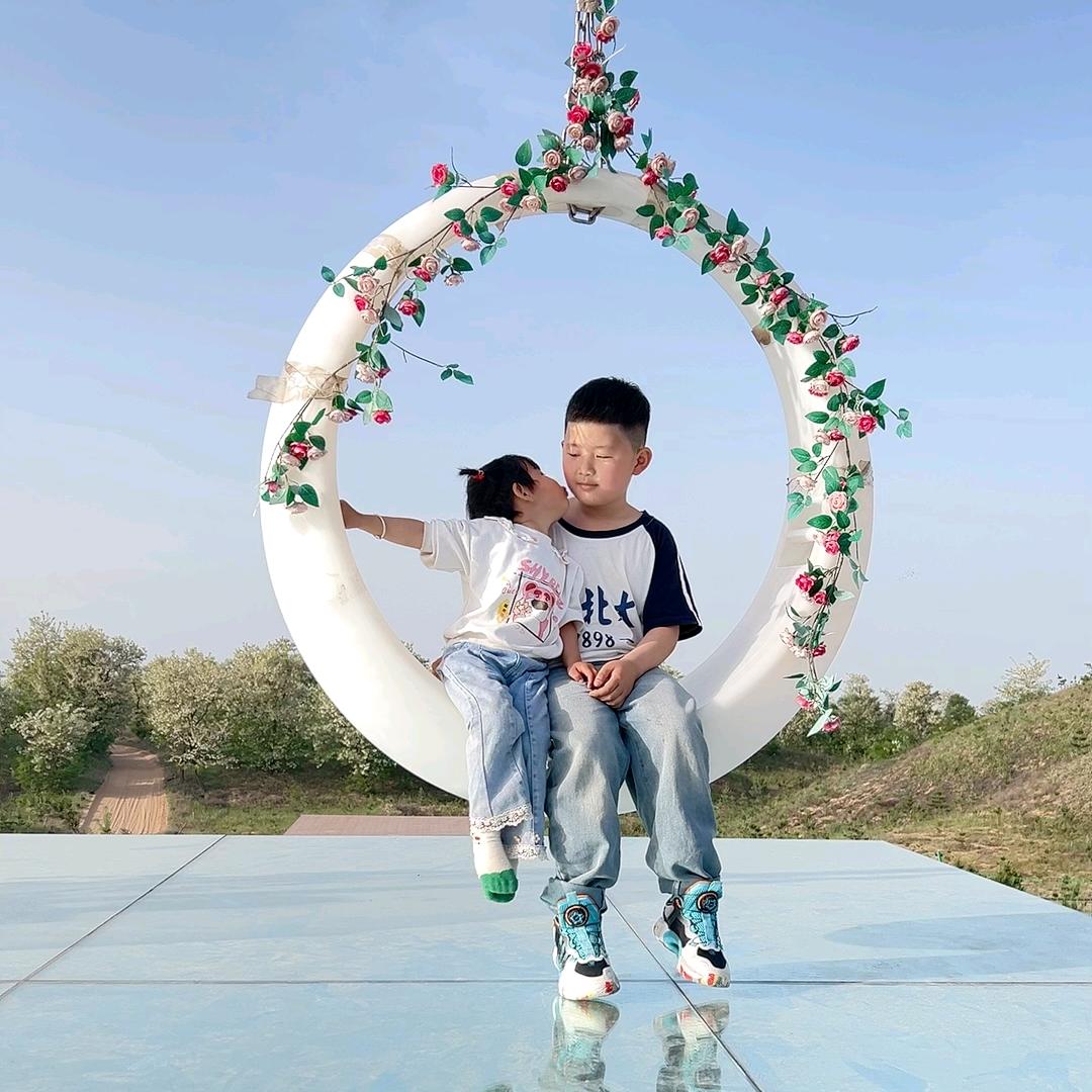 逗哥桃妹
