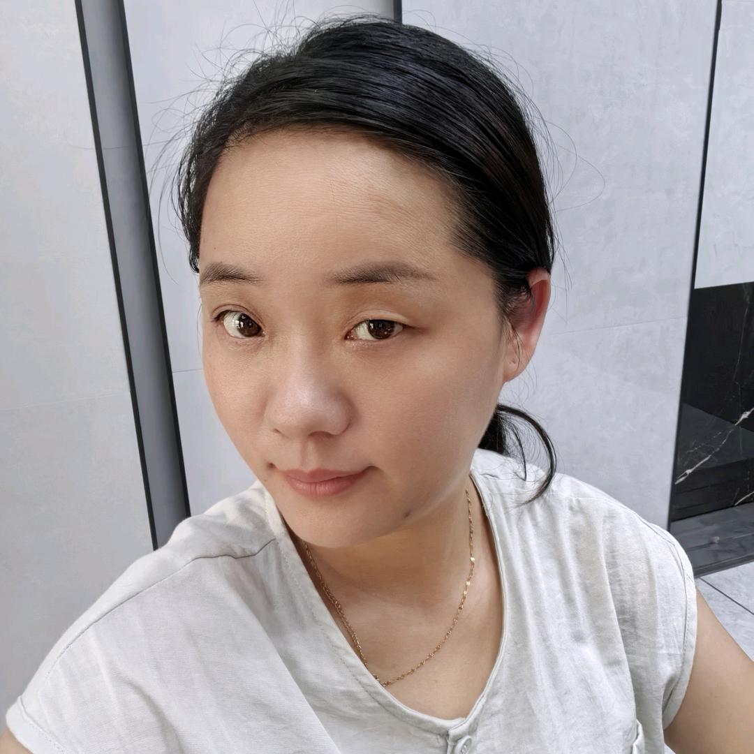 蔡姐在沭阳卖瓷砖