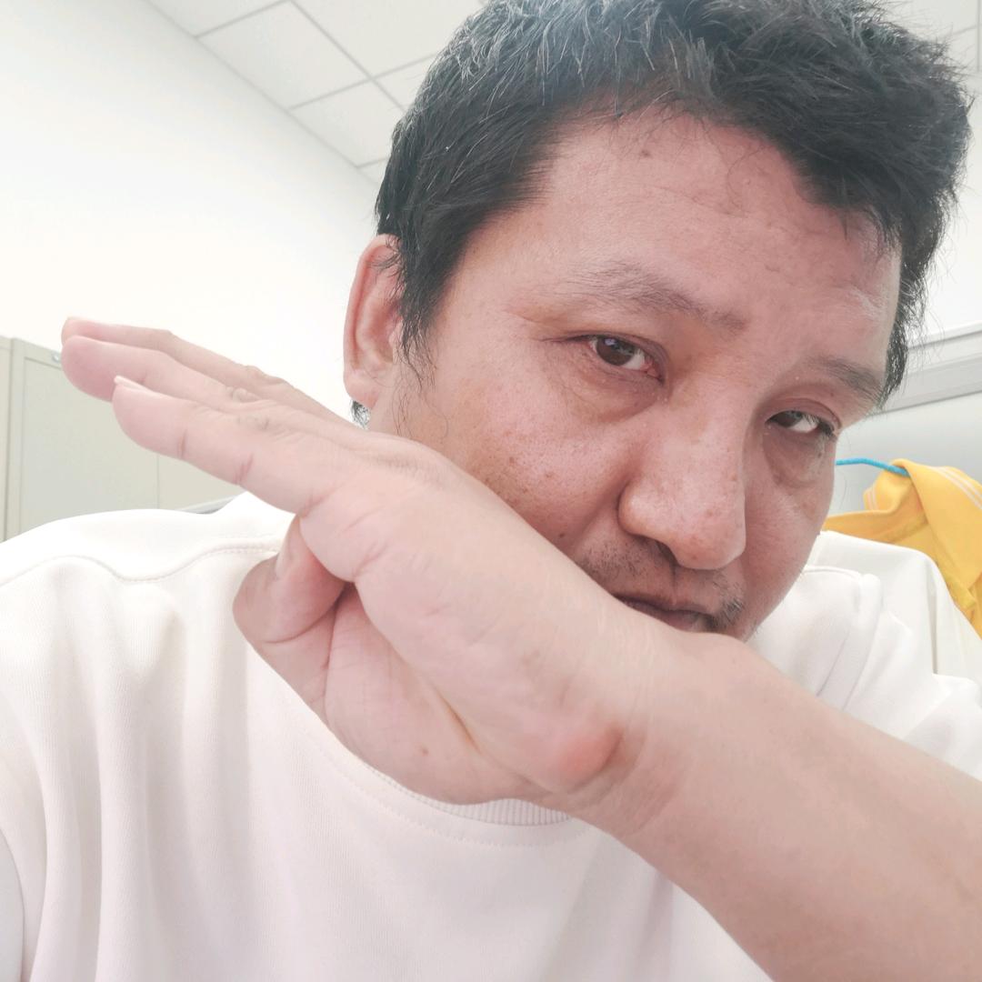 张昊天头像
