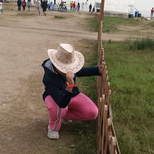 信念树箱包百货生活坊