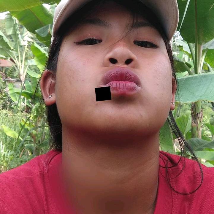 很穷的女孩。